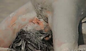 نامادری با دختر ناتنی خود رابطه جنسی لزبین کانال تلگرام فیلمهای سکسی دارد