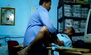 یک لاتین موفق پس از یک روز طولانی کار در اتاق با دوست کانال سکس تلگرام فیلم پسر خود لذت می برد