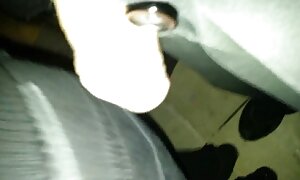 زیبایی هایی که به راحتی قابل دسترسی هستند ، اعضای بزرگسال مرد را از پایین محکم می کشند کانال تلگرام خارجی سکسی