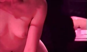 مادر مست یکی از اعضای کانال سکسی جهانکده کودک مست را می مکد و به او غذا می دهد
